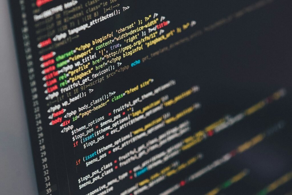 Pantalla con líneas de código de una página web